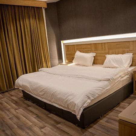 Classic Hotel 欧拉 外观 照片